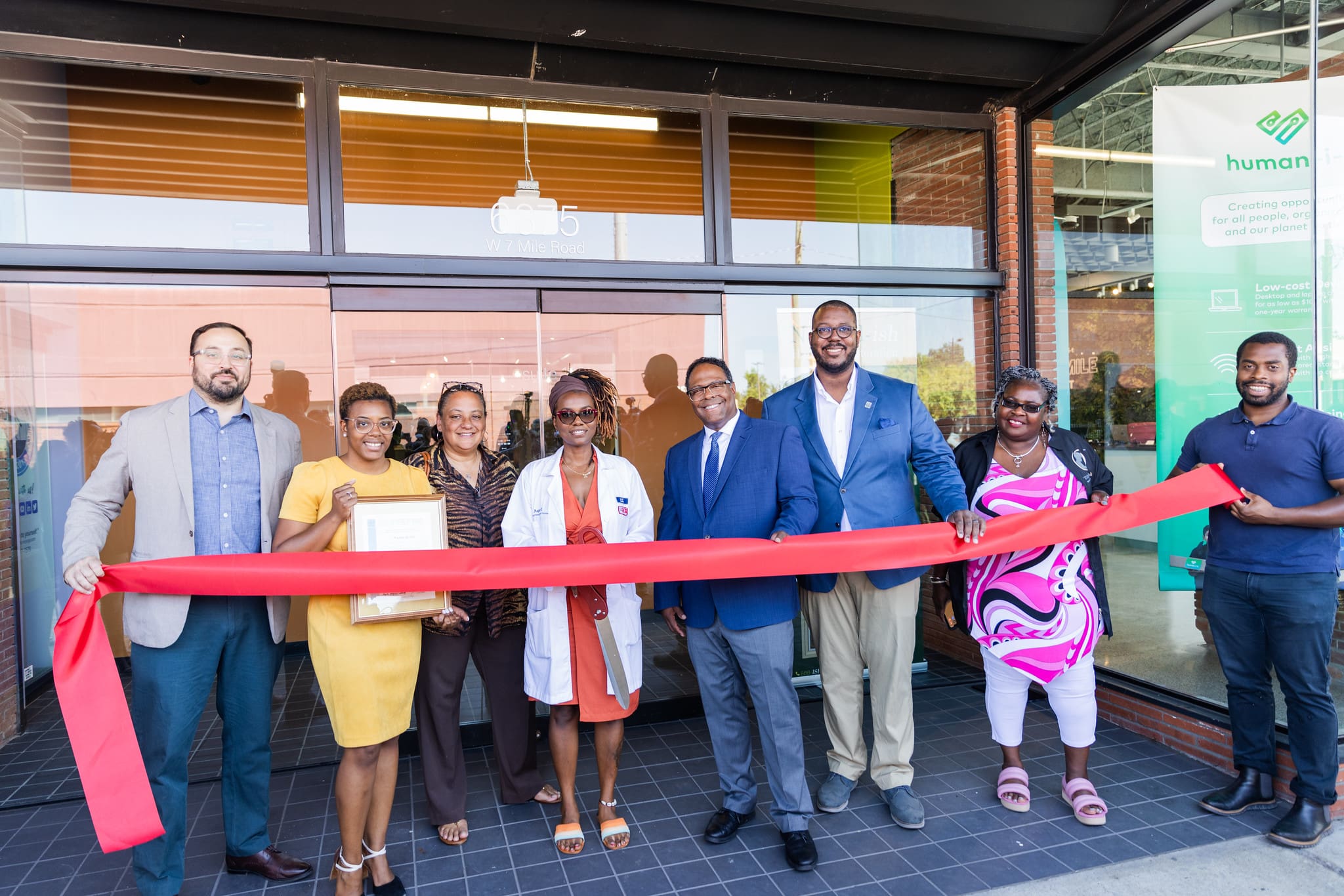 City officials celebrate opening of Detroit holistic hair salon encouraging Detroiters to embrace their natural beauty